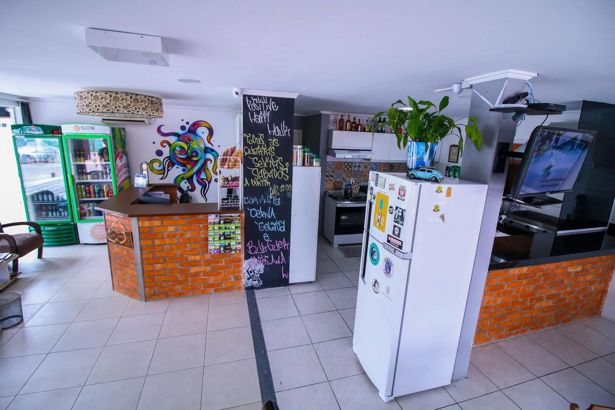 Positive Hostel Balneário Camboriú Eksteriør billede
